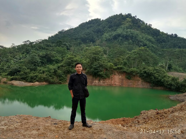 pemandangan di Danau Hijau Tanggamus lampung