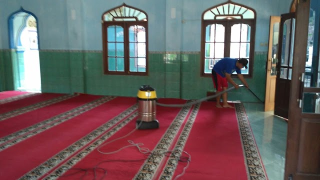 Aksi Bersih-bersih Masjid Nurul Islam Karen Surojoyo Candimulyo Kabupaten Magelang