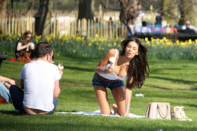 Georgia Salpa Enjoying An Ice Cream In A Park- 17 Pics