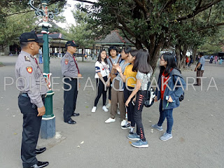 Sambut Libur Natal Dan Tahun Baru, Petugas Lakukan Patroli di Kraton Yogyakarta