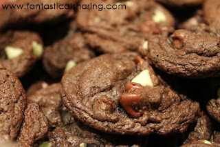 Dark Chocolate Mint Cake Mix Cookies | Fudgy, chewy cookies with loads of chocolate and mint in every bite - and only need 4 ingredients #Cookielicious #SundaySupper