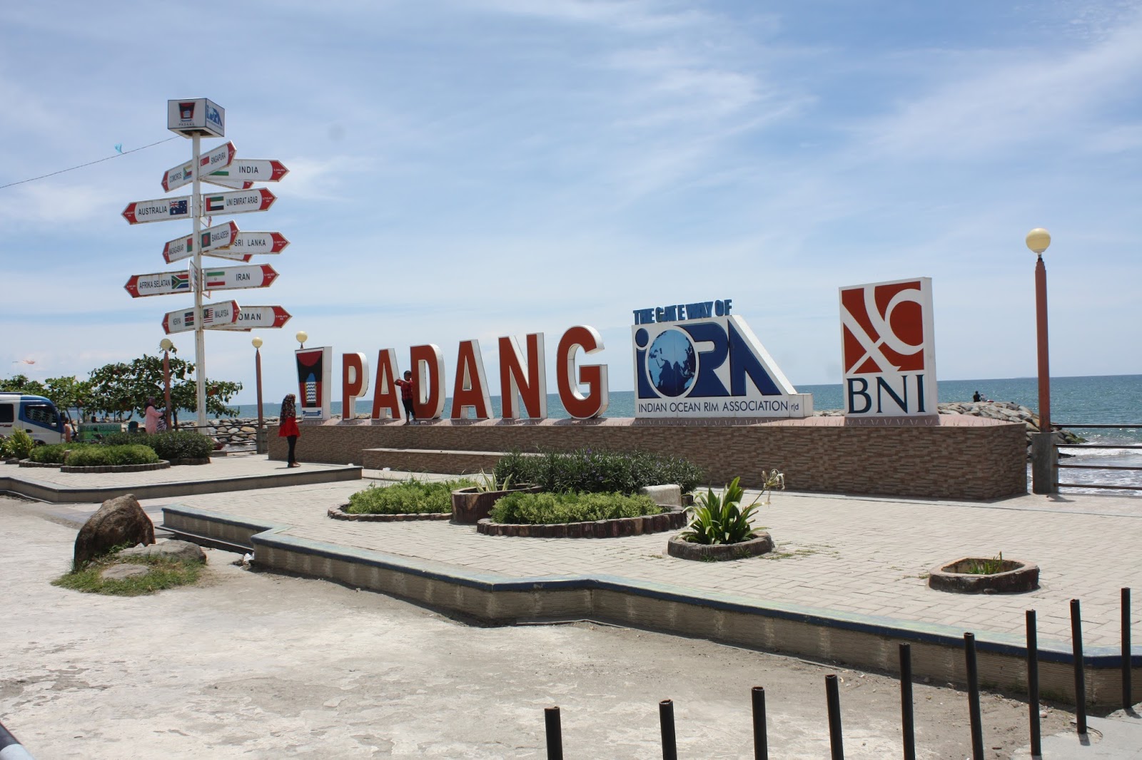 Destinasi Wisata Pantai Padang Mediaportalanda