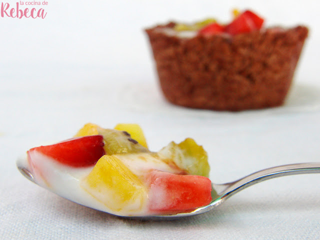 Tartaletas de teff con yogur y fruta