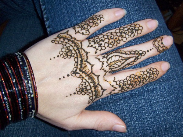 Easy Mehndi Designs For Hands