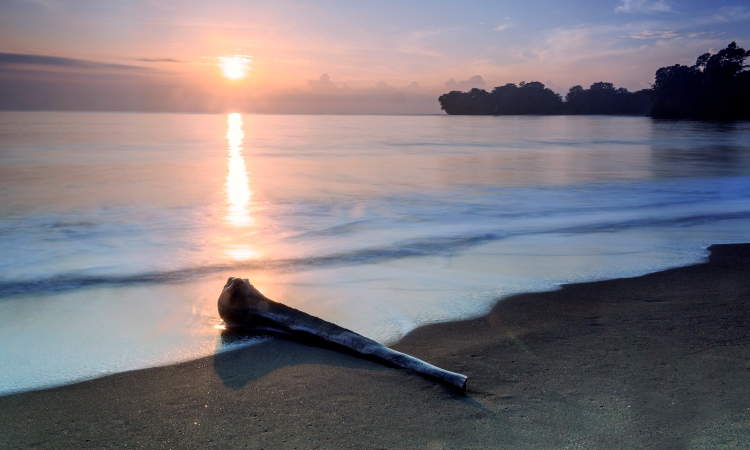 Pantai Batu Karas, Wisata Bahari Andalan Pangandaran