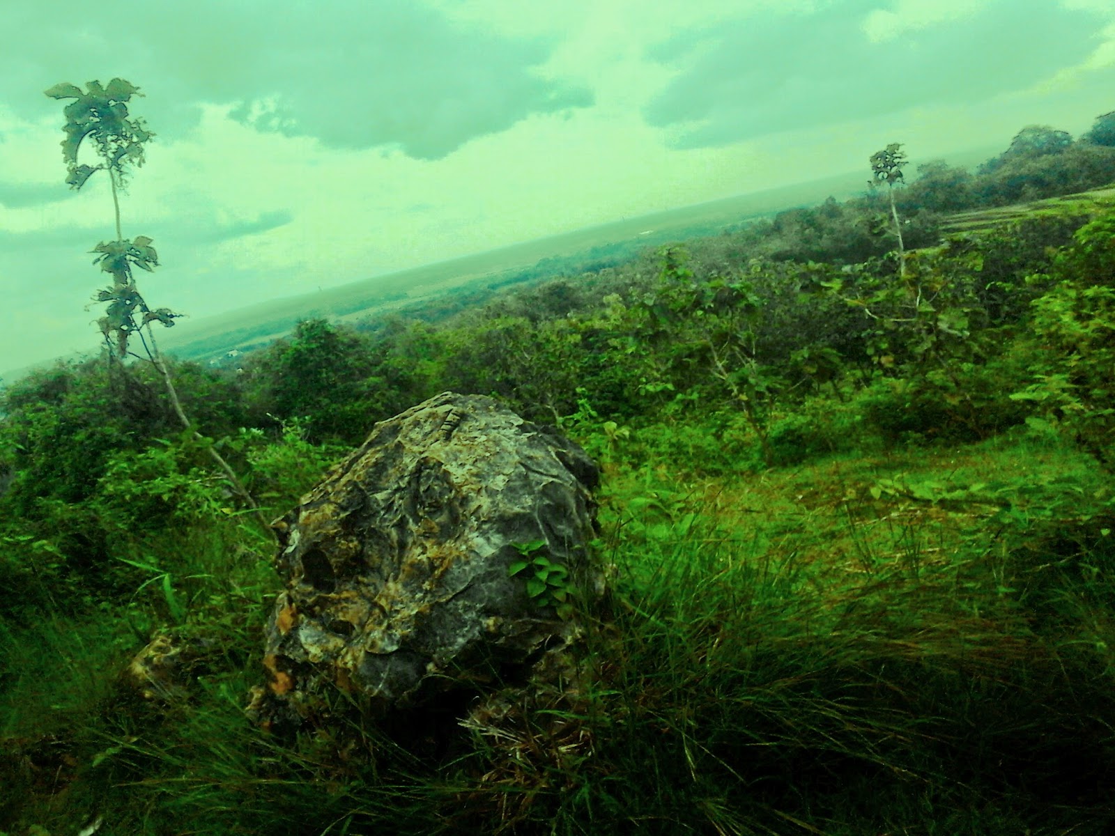 Pengabadian Cinta Di Bebatuan Bukit Cinta