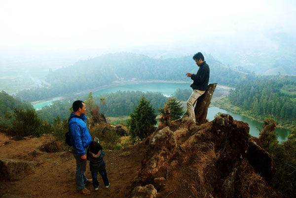 batu pandang ratapan angin