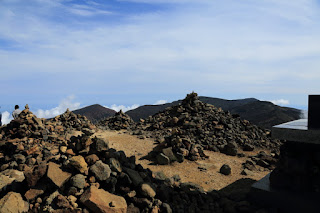 刈田岳山頂の石積み