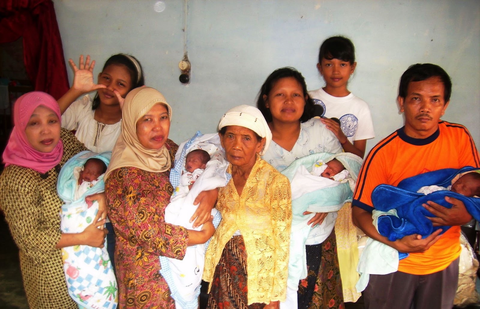 ronie profile: bayi kembar 4