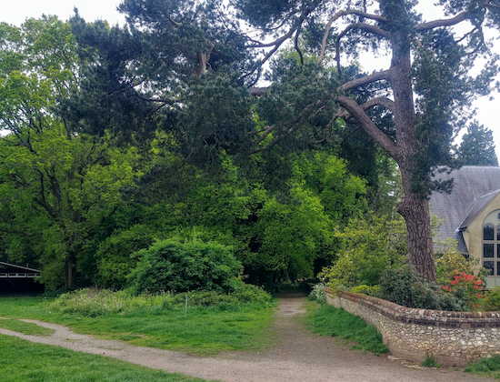 Take Chipperfield footpath 5 to the left of the church