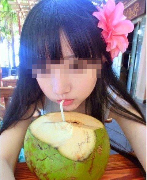 Heboh!! Inilah Foto Gadis 10 Tahun yang Posting Foto Seksi di Internet