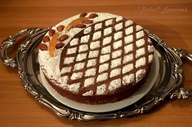 Torta Caprese Bianca alle Mandorle, Cioccolato bianco e Limone di Sal De Riso 