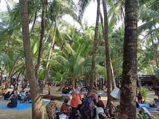 Pantai Kelapa Tuban