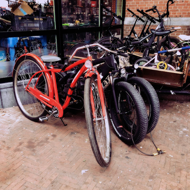 Stoere fietsen, station Den Haag Hollands Spoor