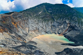 Gunung Tangkuban Perahu