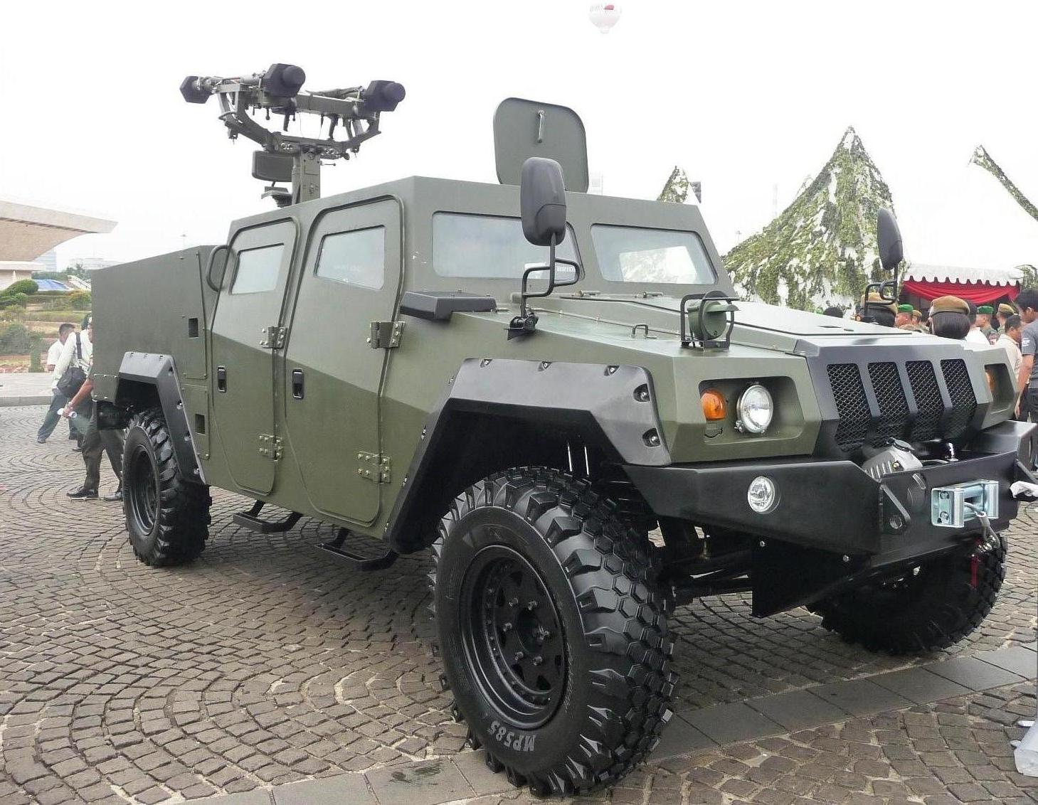  Foto  foto  Mobil  Perang Komodo Humvee Buatan Indonesia PINDAD