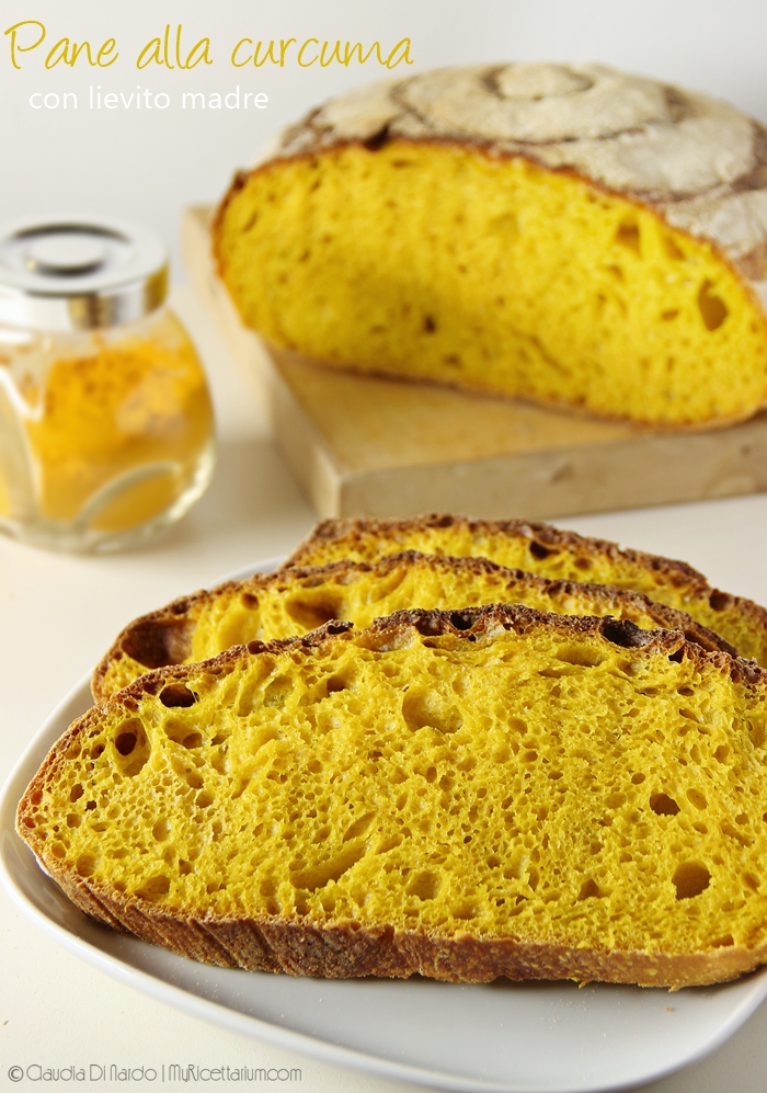 Pane alla curcuma con lievito madre