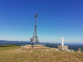 Cruz de Ganalto, cumbre, Alava, Euskadi