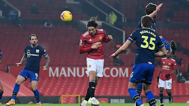 Edison Cavani scores header during Manchester United 9-0 Southampton