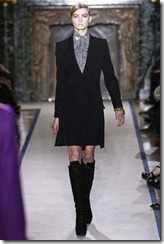 Yves Saint Laurent Ready-To-Wear Fall 2011 Runway Photos 9