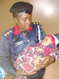 Photo: NSCDC officials rescue 2 month old baby abandoned by a roadside in Rivers State