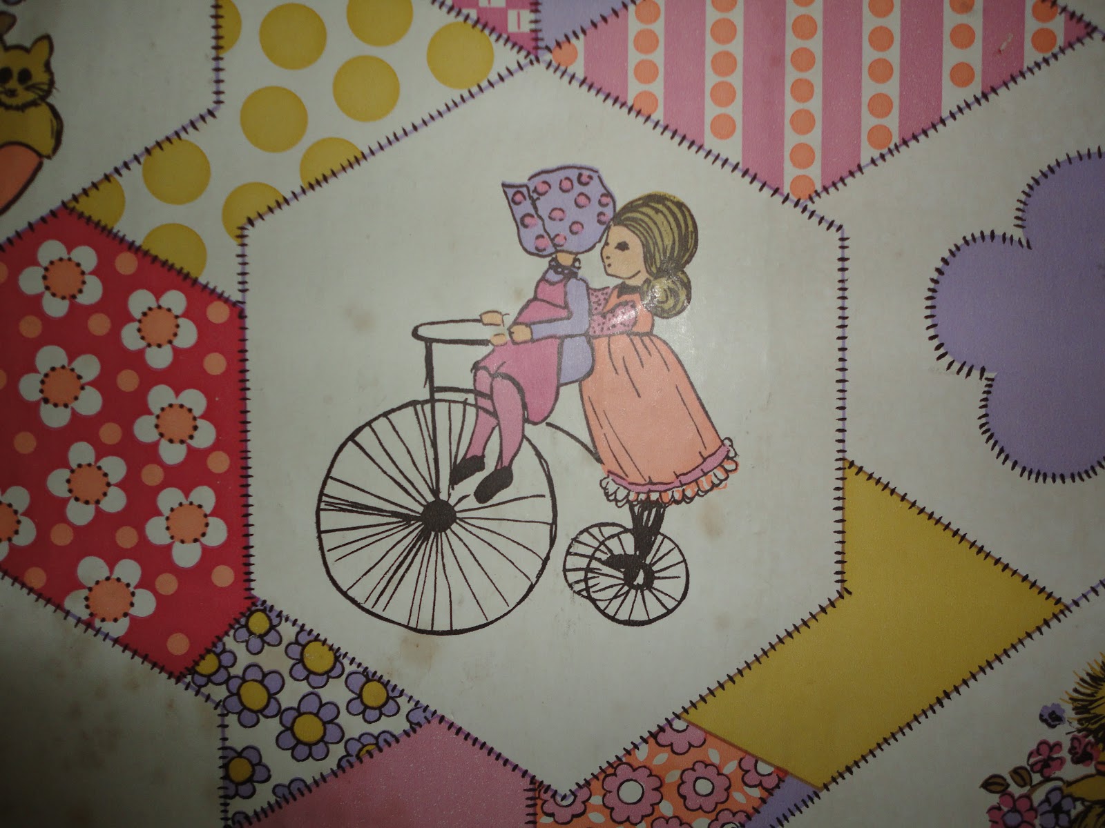 Speak Bike: Patchwork Bicycle Wallpaper