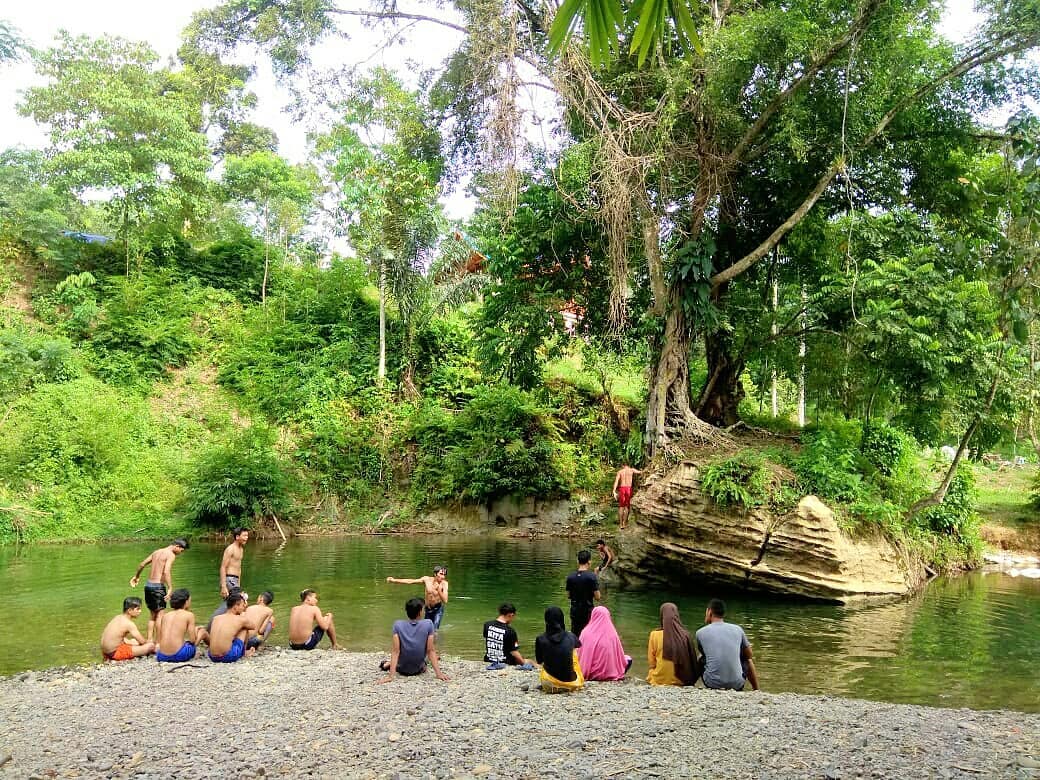 7 Potret Sungai Landak Bahorok Di Bukit Lawang