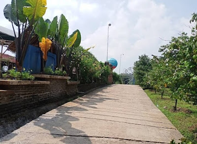 Taman buah takamas jepara