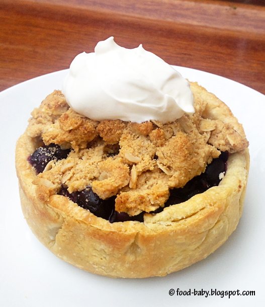 Blueberry Crumble Pie © food-baby.blogspot.com All rights reserved