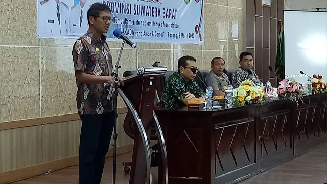 Foto: Irwan Prayitno. Gubernur Irwan Harapkan KPU Mesti Tetapkan Petugas PPS yang Sehat.
