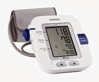 máy đo huyết áp amron để bản