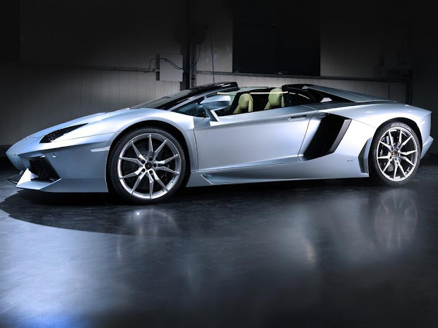 2014 Lamborghini Aventador LP700-4 Roadster