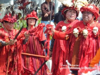 kabasaran, tombarian, tari perang, minahasa, kota, tomohon manado, sulut, indonesia