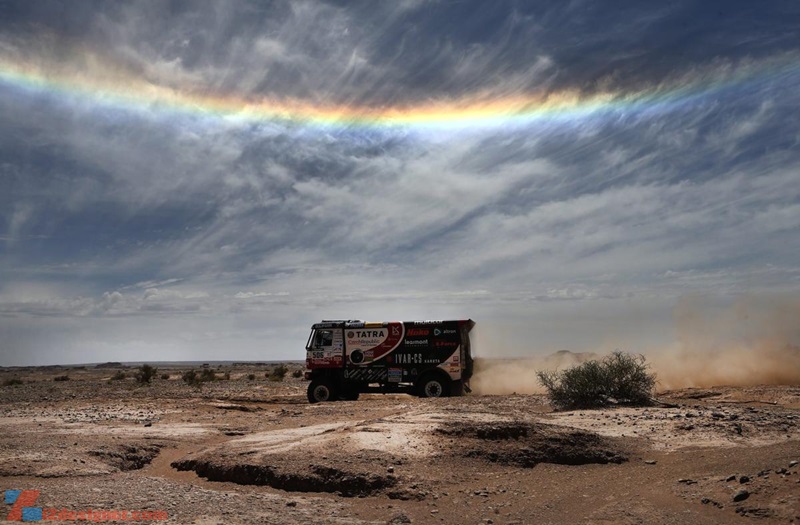 iZdesigner.com - Bộ ảnh đẹp về Giải đua xe Dakar Rally 2015
