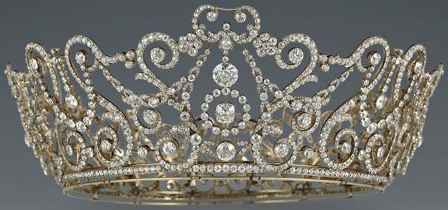 delhi durbar tiara queen mary united kingdom garrard diamond