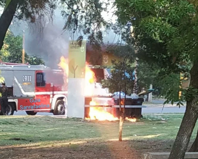 Incendio intencional destrozó Estación Ecológica de Lisandro de la Torre y Sarmiento