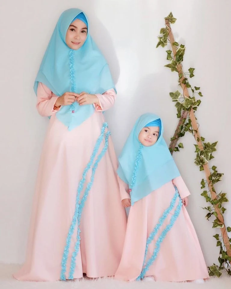 26 Setelen Model Gamis Couple Ibu Dan Anak Modis Hijabtuts - Baju gamis ibu dan anak