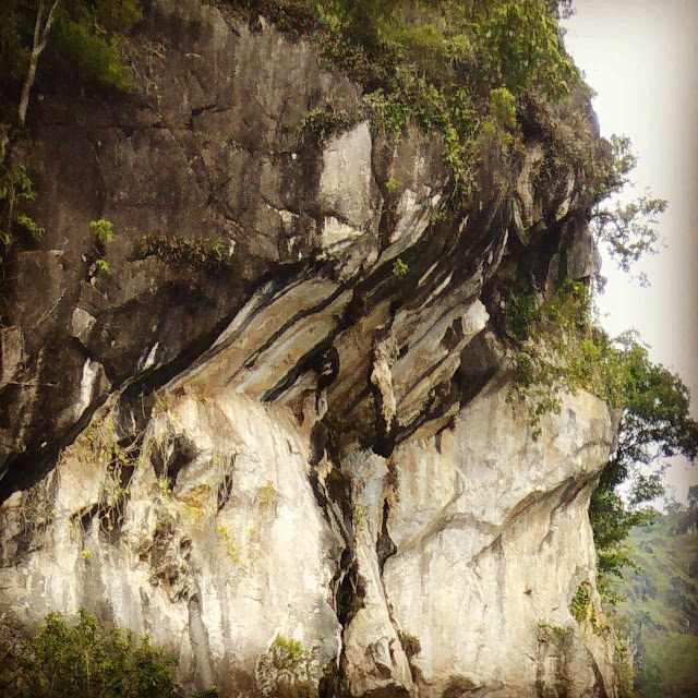 batu gantung danau toba