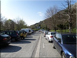 Amplio aparcamiento en Pagomakurre