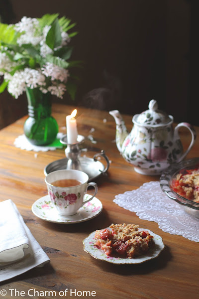 Cottage Tea: Strawberry Crumble