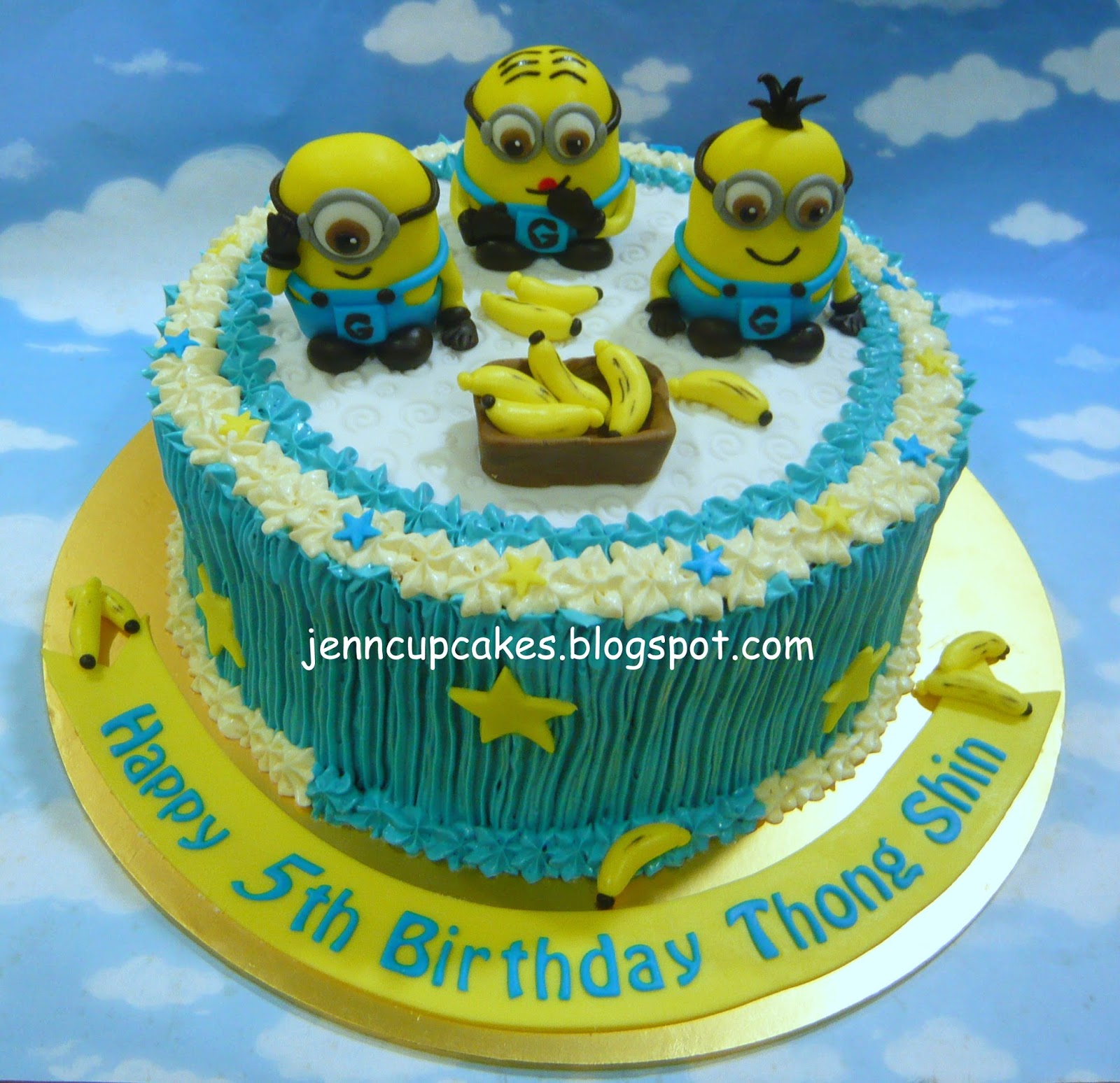 Jenn Cupcakes & Muffins: Minion Cake