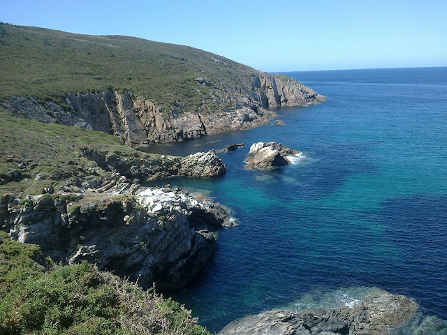 Acantilados en los Molinos de Ardeleiro en Malpica Costa da Morte