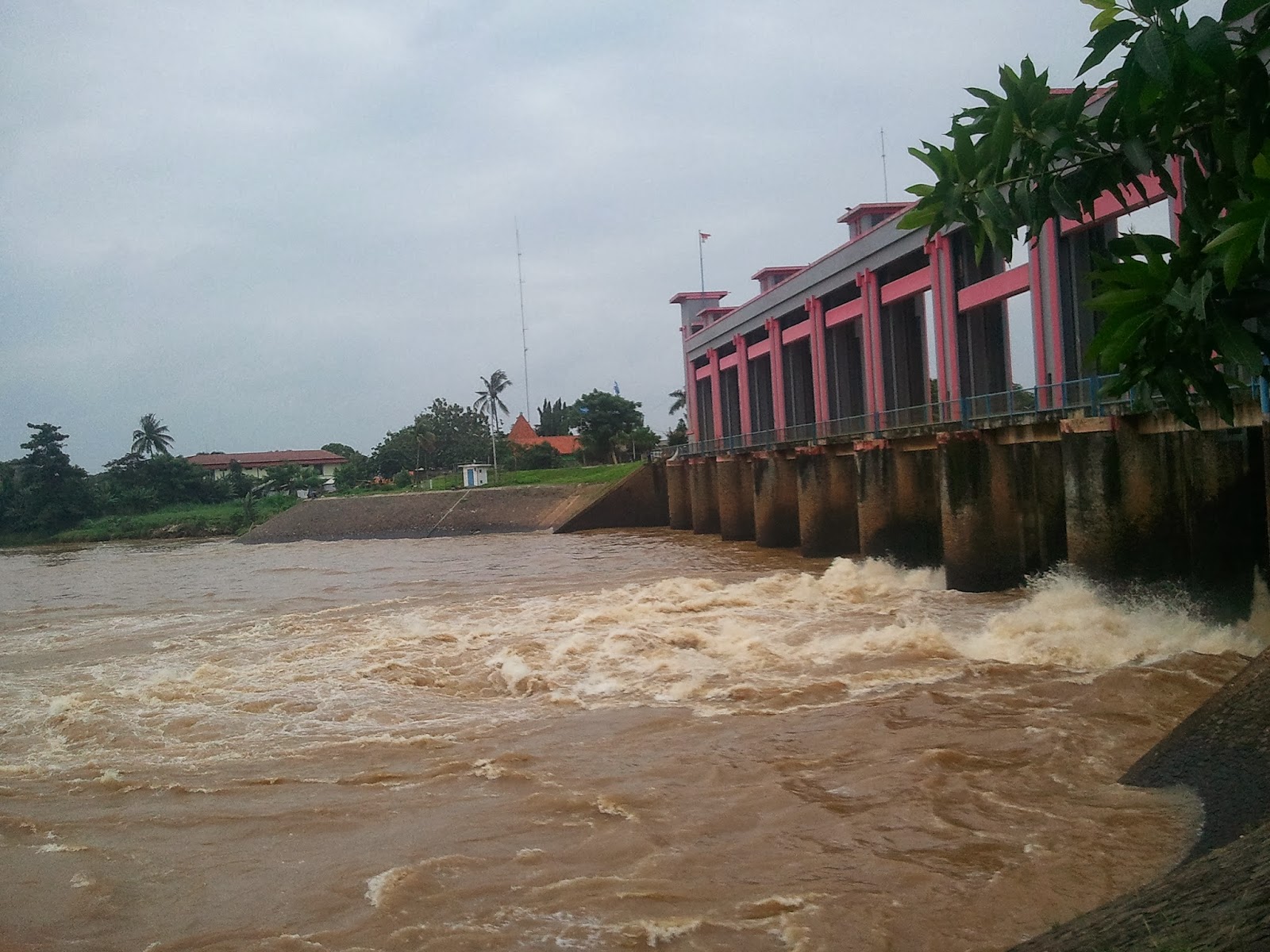  Pintu  Air  Sepuluh Tangerang  Wisata Indonesia