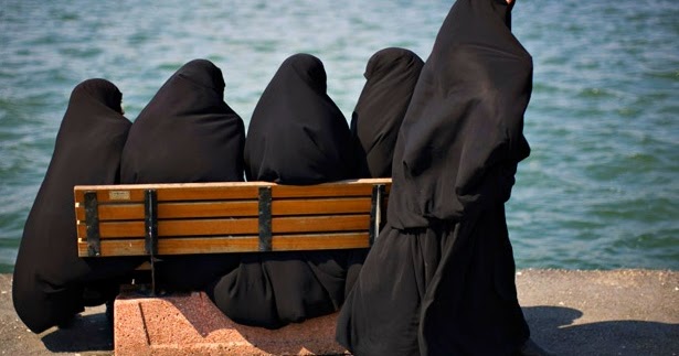 Gambar Wanita Muslimah Bercadar | Kumpulan Gambar
