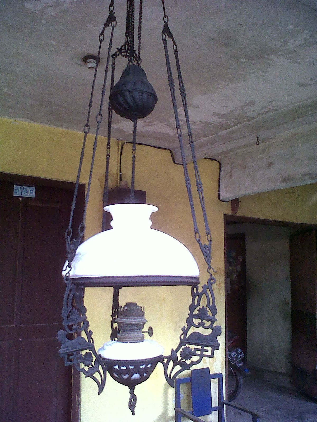 ANTIK KEDAI: LAMPU GANTUNG 28' ORNAMEN SPINX