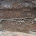 Κοζάνη: Βρέθηκε σκελετός αρχαίας γυναίκας ξαπλωμένης στο χάλκινο κρεβάτι της