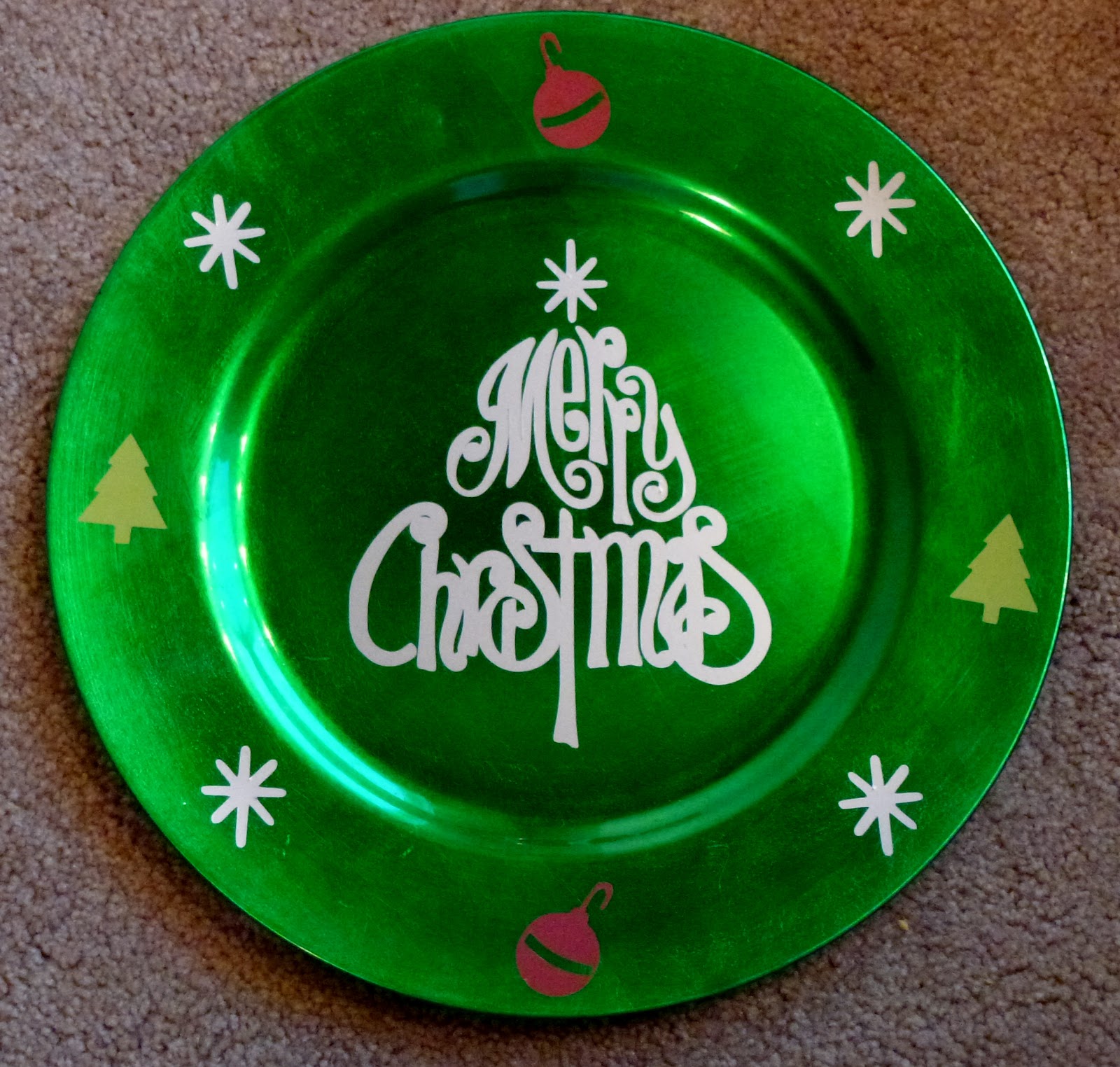 Download Teachdanz: Merry Christmas!! Holiday Charger Plates done ...