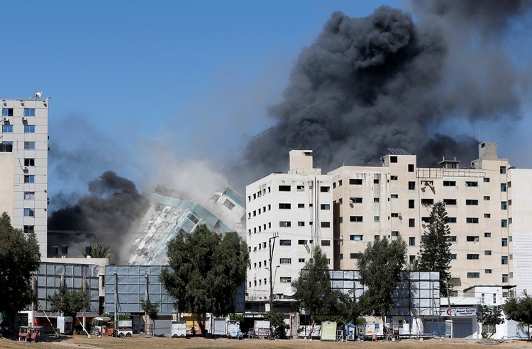 Gaza tower housing Al Jazeera office destroyed by Israeli attack