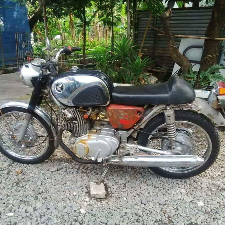 LAPAK MOTOR LAWAS Dijual Honda CP77 305 LAPAK MOBIL 