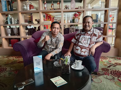 Kris Budihardjo Dewan Pengarah Musra bersama Bob Hasan Ketua LSM Gas Jatim.